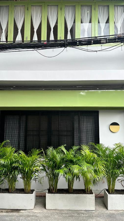 The Tangerine Guesthouse Bangkok Exterior foto