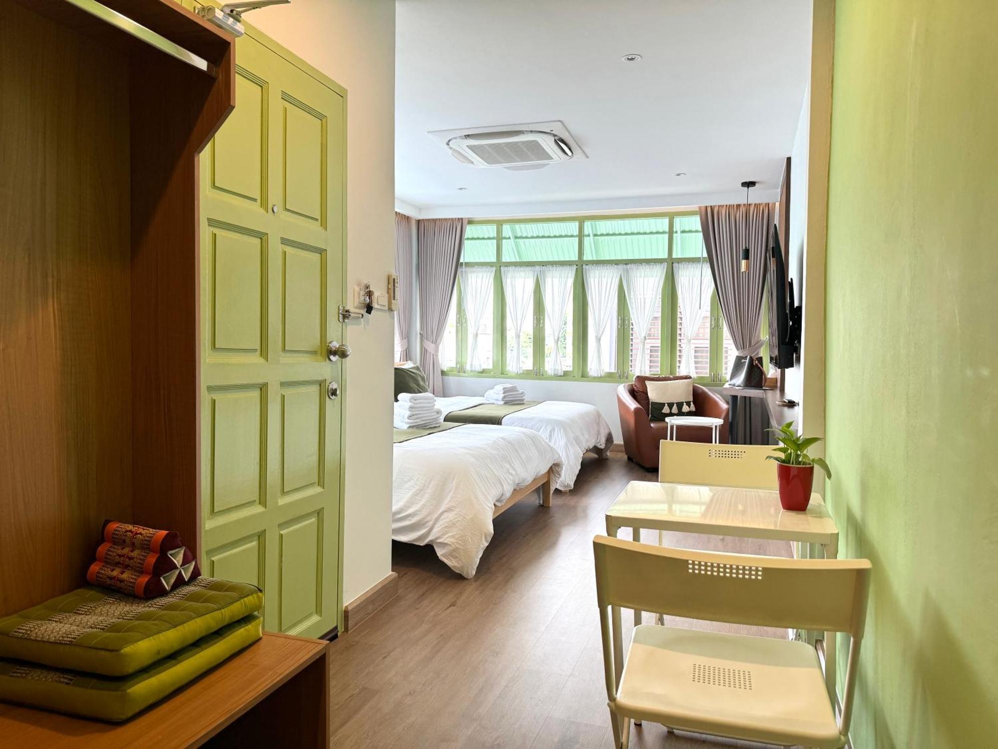 The Tangerine Guesthouse Bangkok Exterior foto